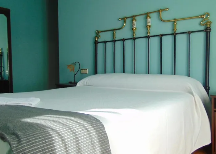 Iacobus فندق كاستروجايرز